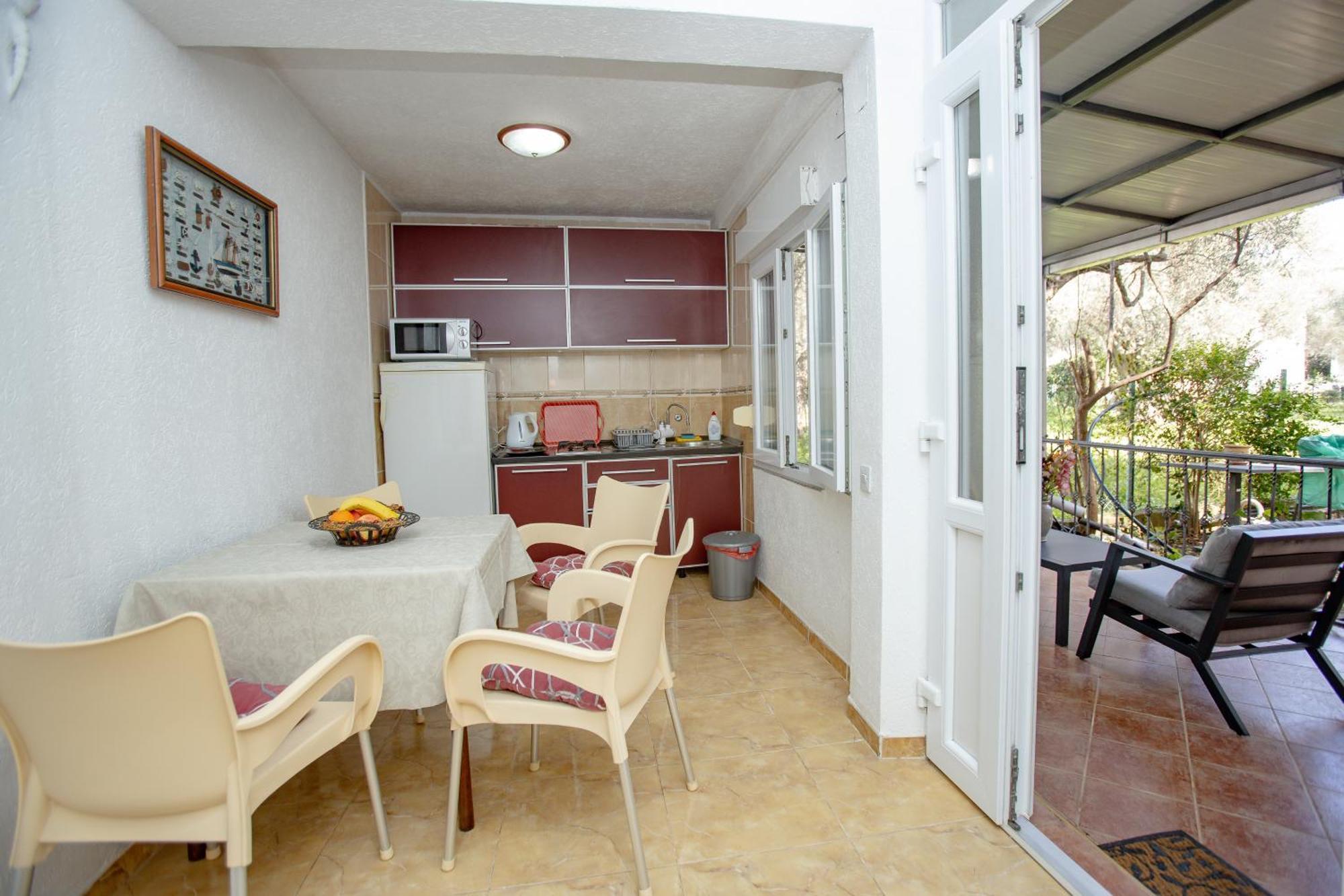 Apartments Oliva Utjeha Eksteriør bilde