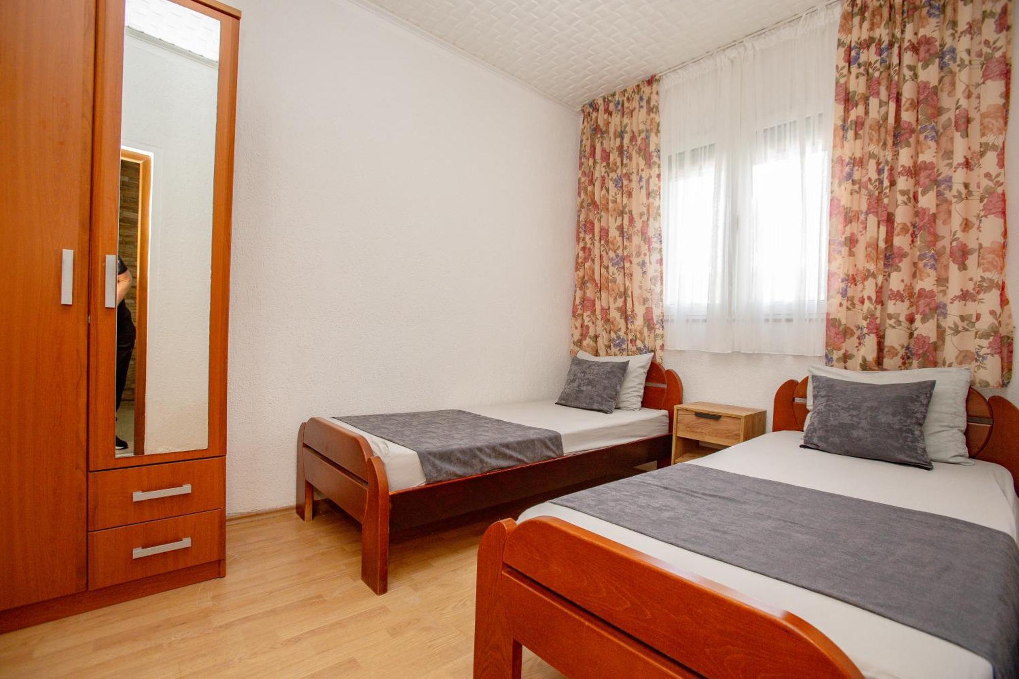 Apartments Oliva Utjeha Eksteriør bilde