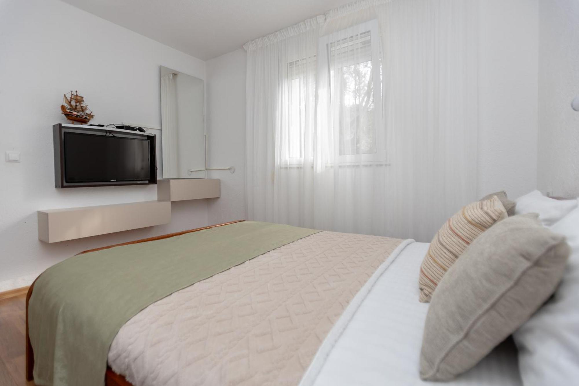 Apartments Oliva Utjeha Eksteriør bilde